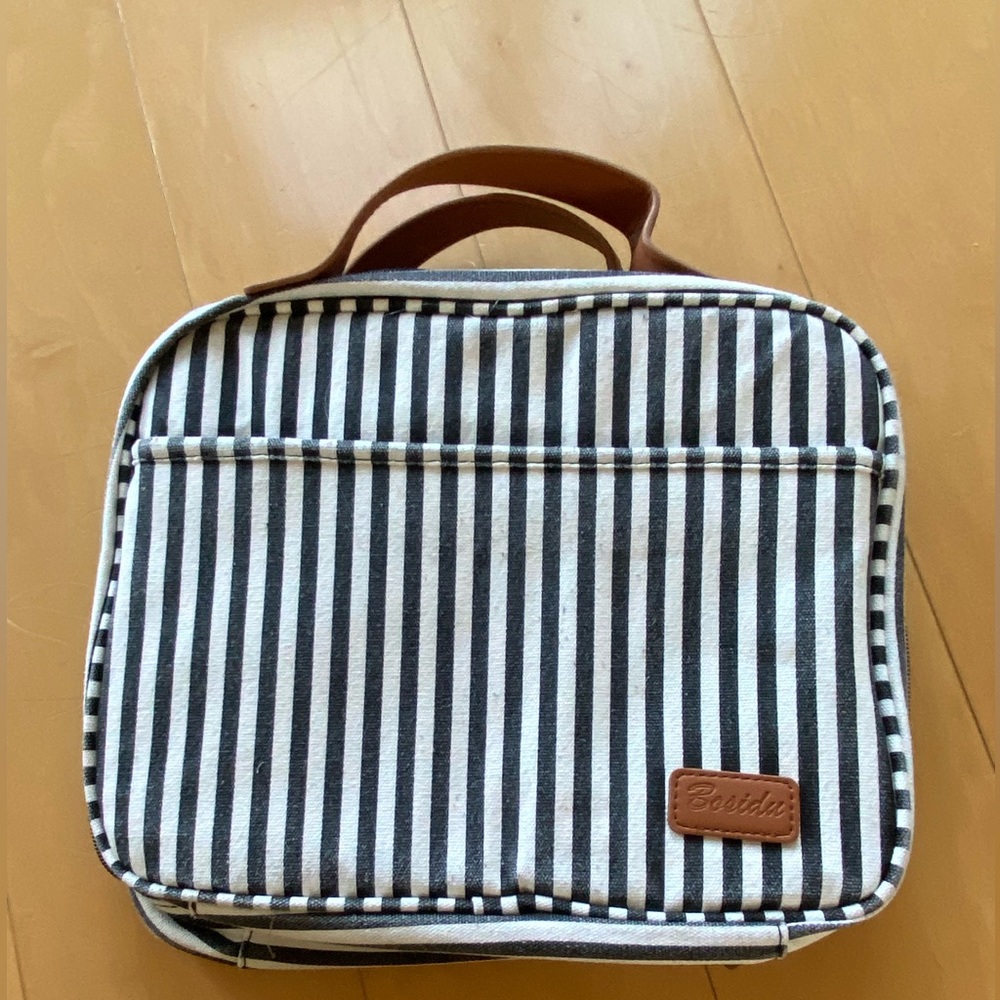 Hanging travel, toiletry bag